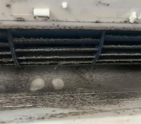 左贡空调吹的风有股烧焦味是怎么回事